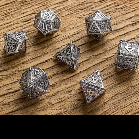 Dungeons buy & Dragons metal dice